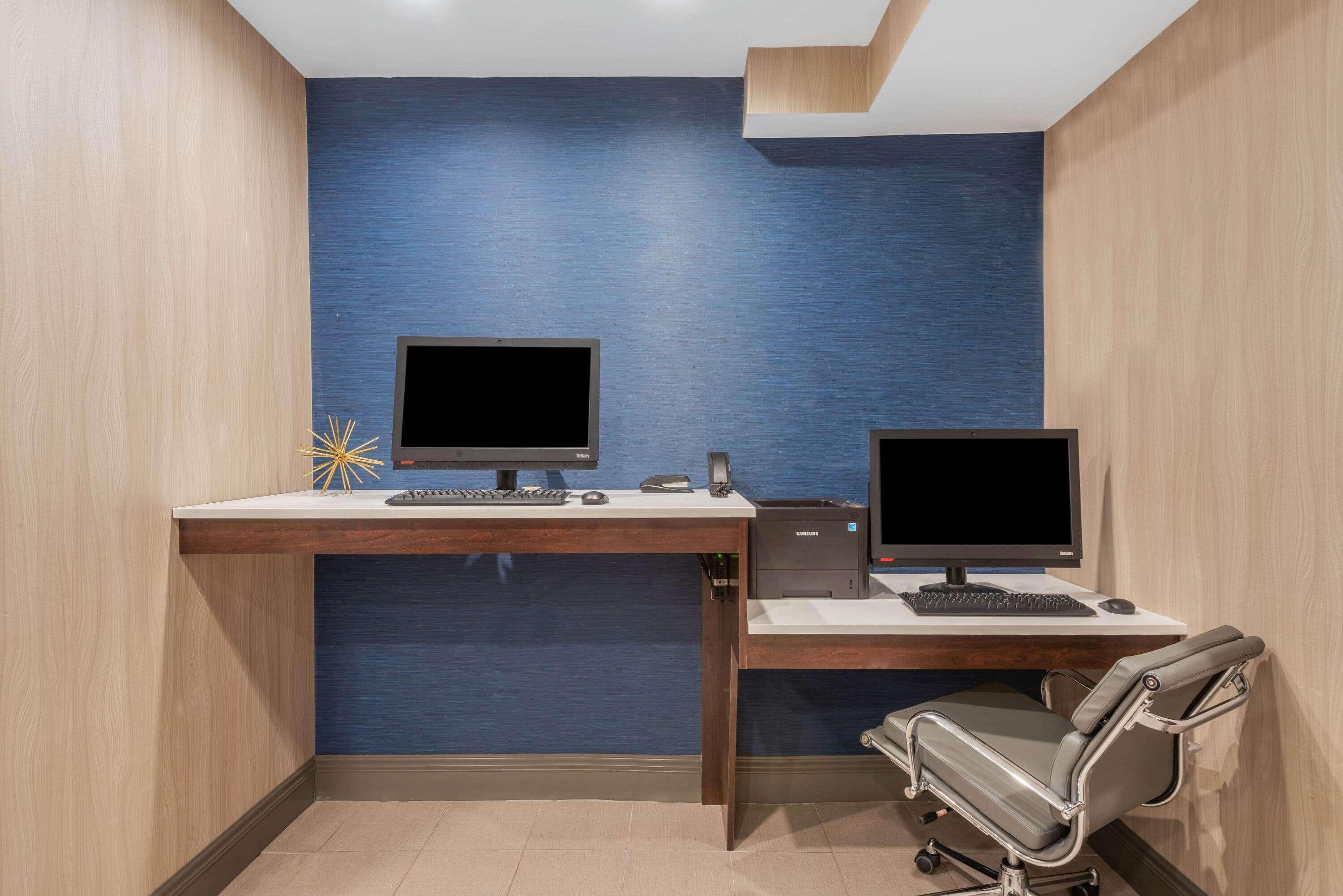 Hotel La Quinta By Wyndham Aberdeen-apg Aberdeen